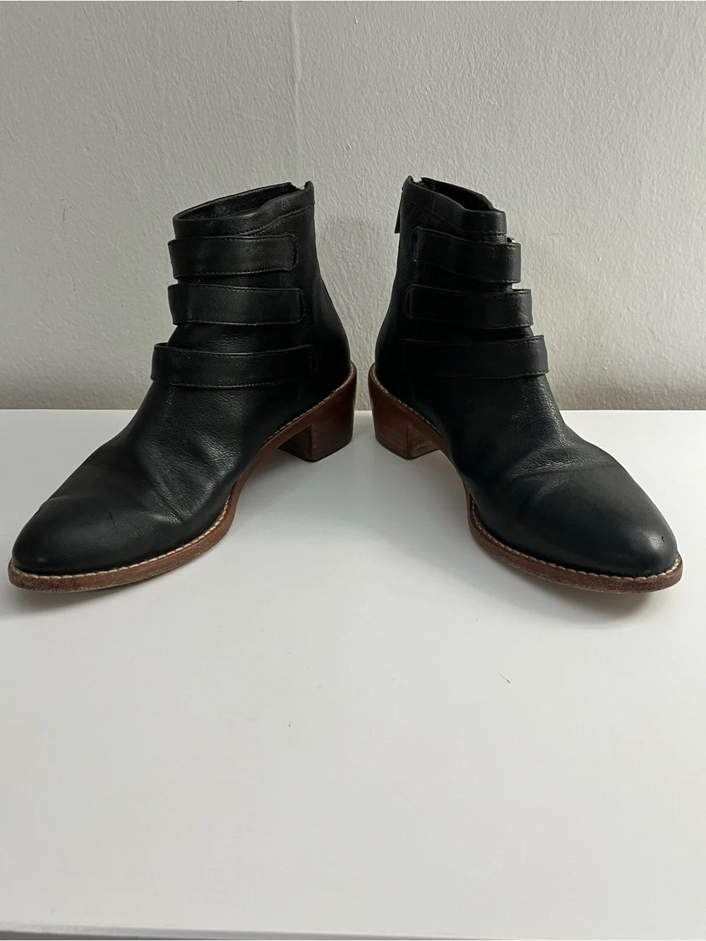 Loeffler Randall stunning rare